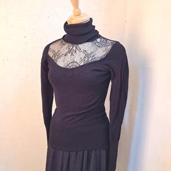 Urban Behavior | Black turtleneck sweater with chest / back lace cut out - Picture 2 of 11